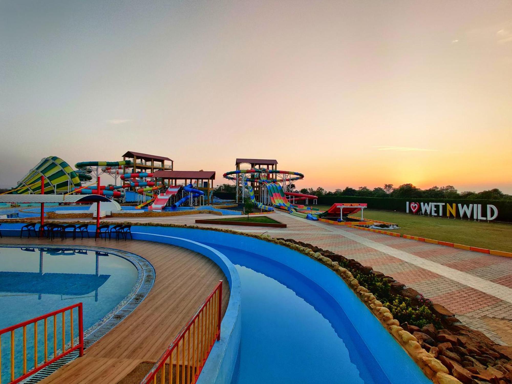 Wet N Wild Water Park & Resort Mendarda Eksteriør bilde