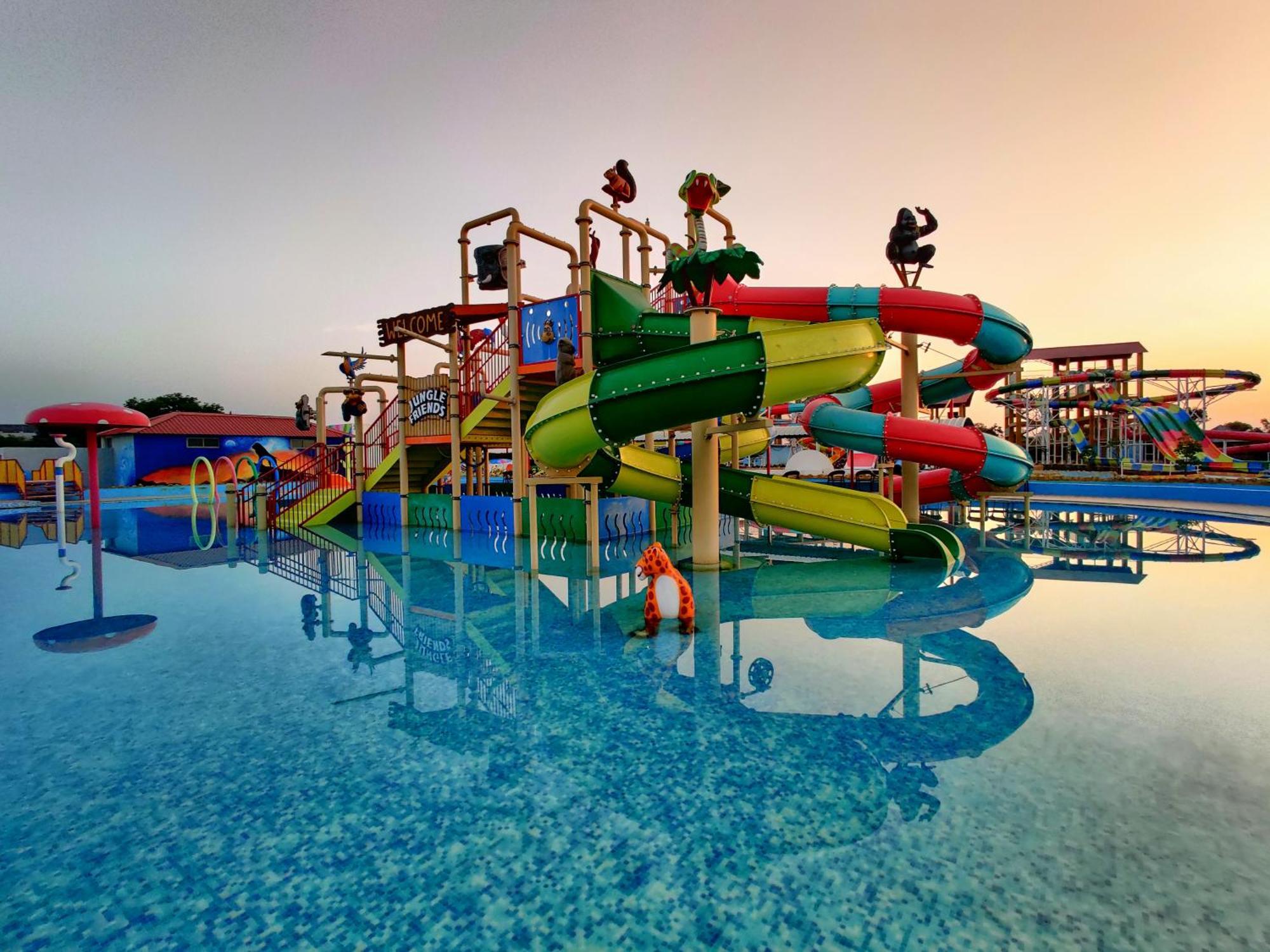Wet N Wild Water Park & Resort Mendarda Eksteriør bilde