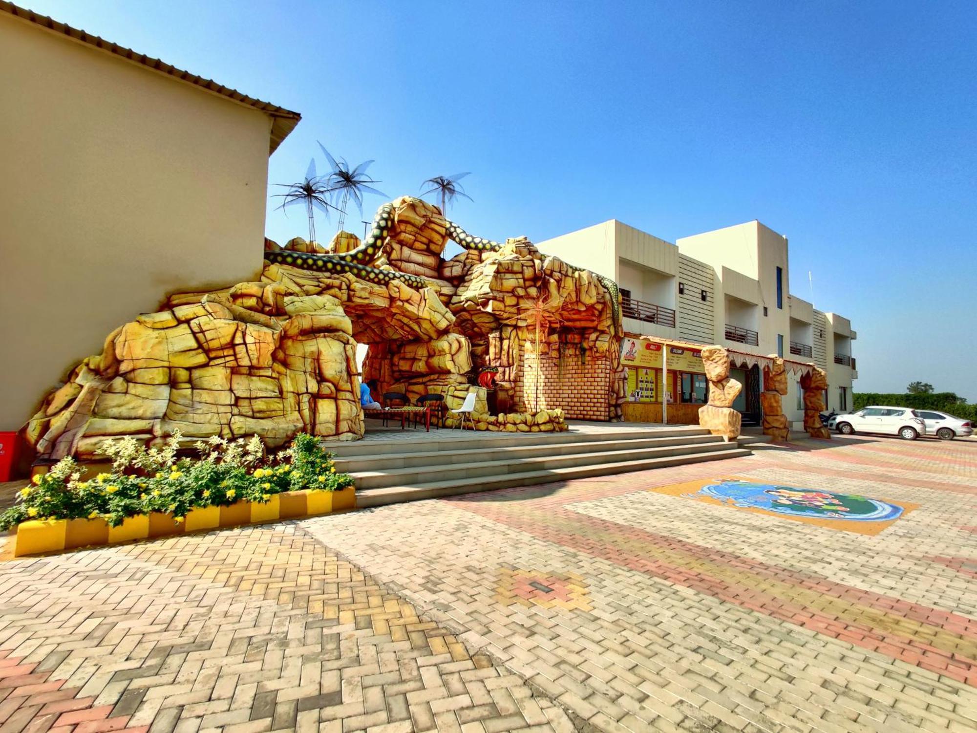 Wet N Wild Water Park & Resort Mendarda Eksteriør bilde