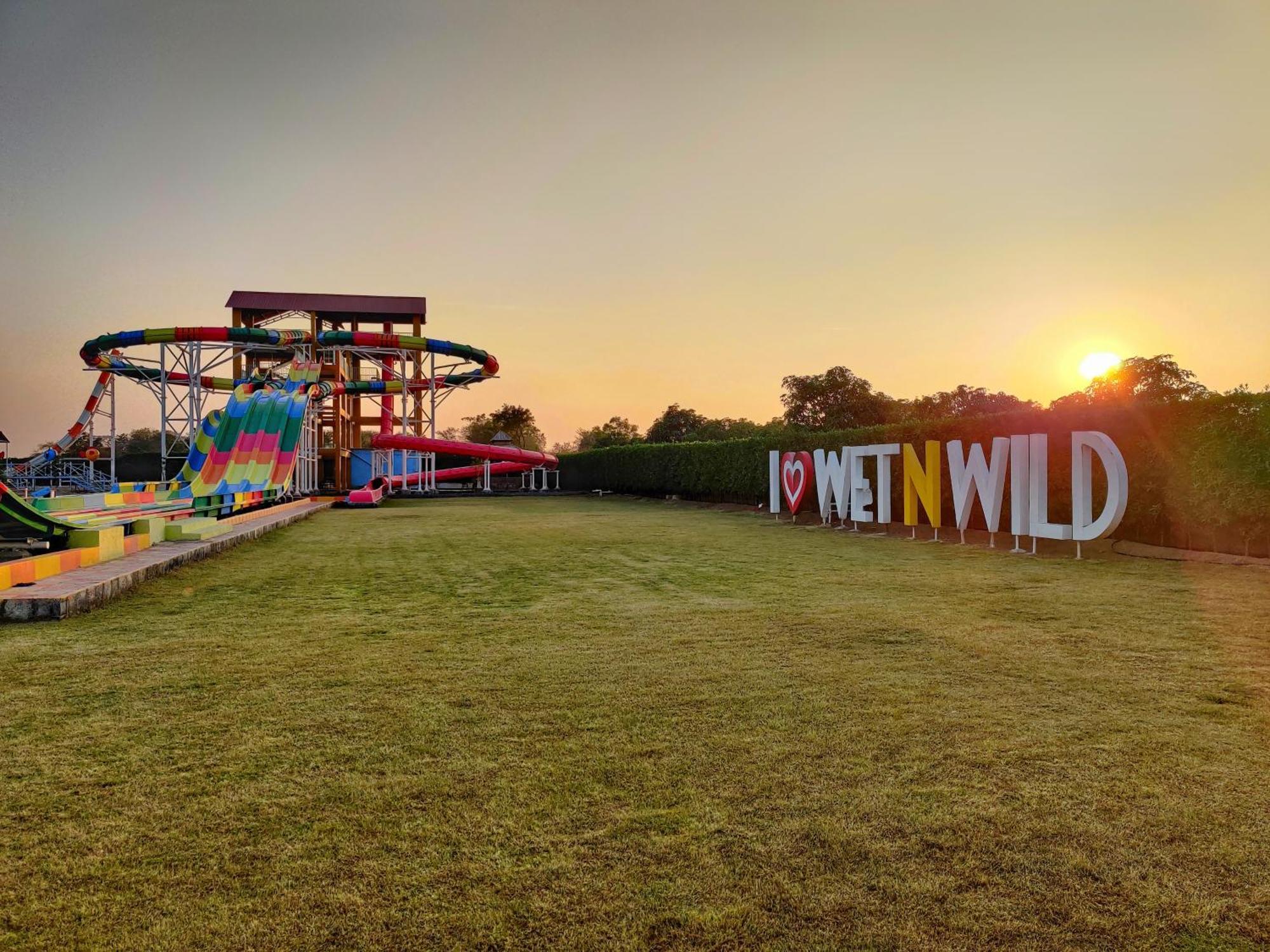 Wet N Wild Water Park & Resort Mendarda Eksteriør bilde