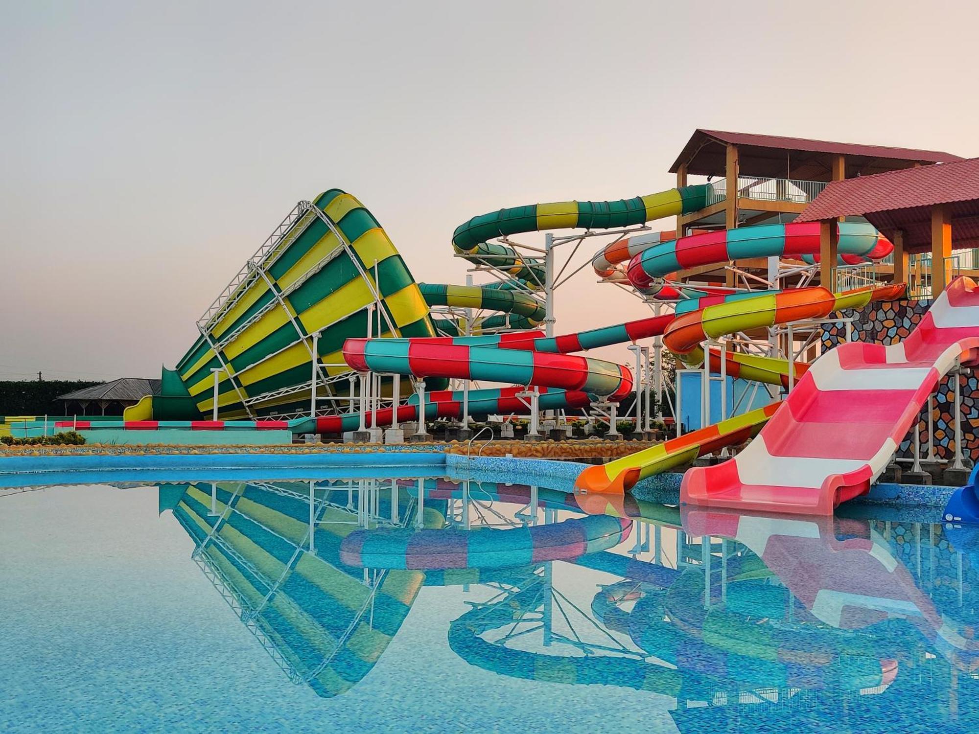 Wet N Wild Water Park & Resort Mendarda Eksteriør bilde
